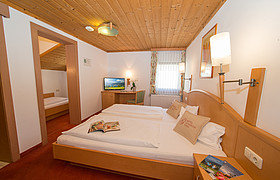 Dreibettzimmer-zell-am-see-glasererhaus.jpg