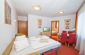 Hotel Glasererhaus - Vierbett Zimmer in Zell am See